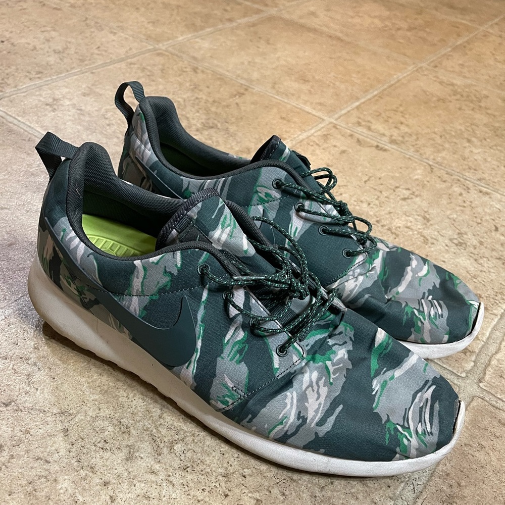 Nike Roshe Run Tiger Camo